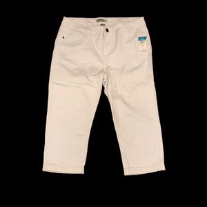 NWT rue 21 white crop jeans